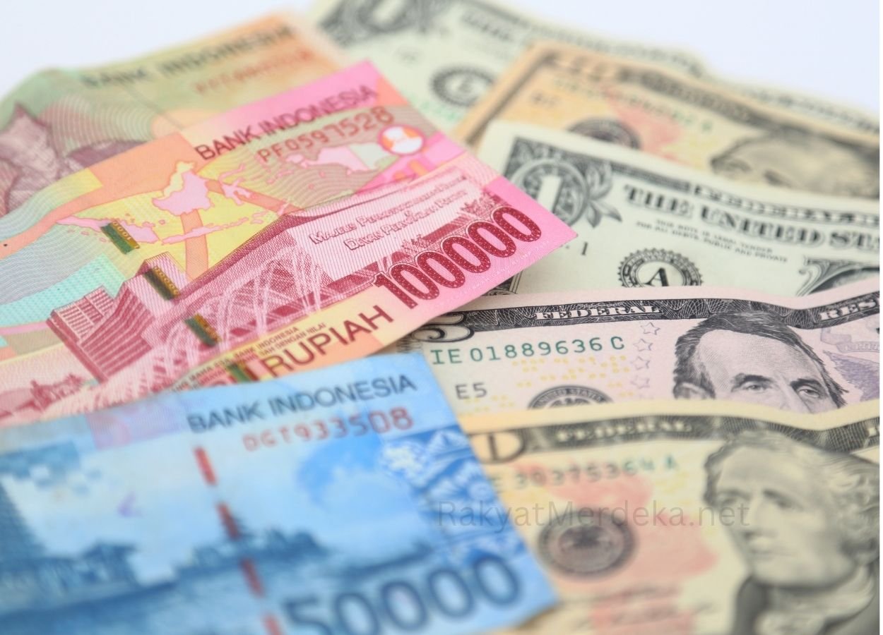 Rupiah Melemah ke Rp18.093 per Dolar AS, Pasar Cermati Transisi Kepemimpinan BI - RakyatMerdeka.net
